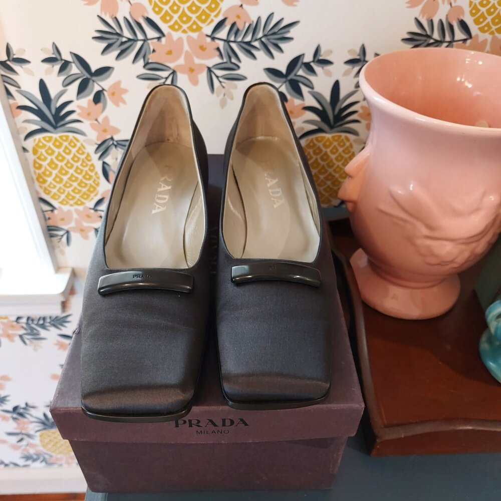 Prada - Picture 4 of 5